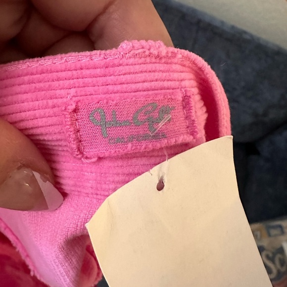 Brandy Melville Corduroy pink bubble gum mini skirt nwt - Picture 2 of 6